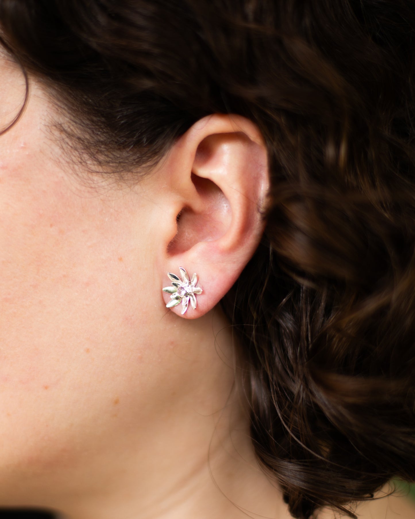 Wild Daisy Stud Silver with Pink Corundum