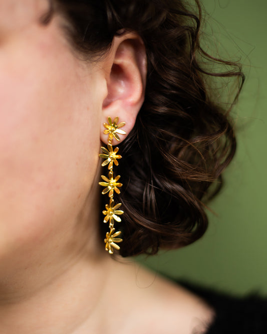 Daisy Chain Drop Gold