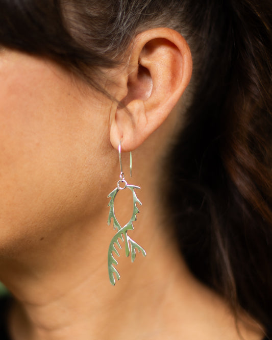 Dancing Vines Drop Silver